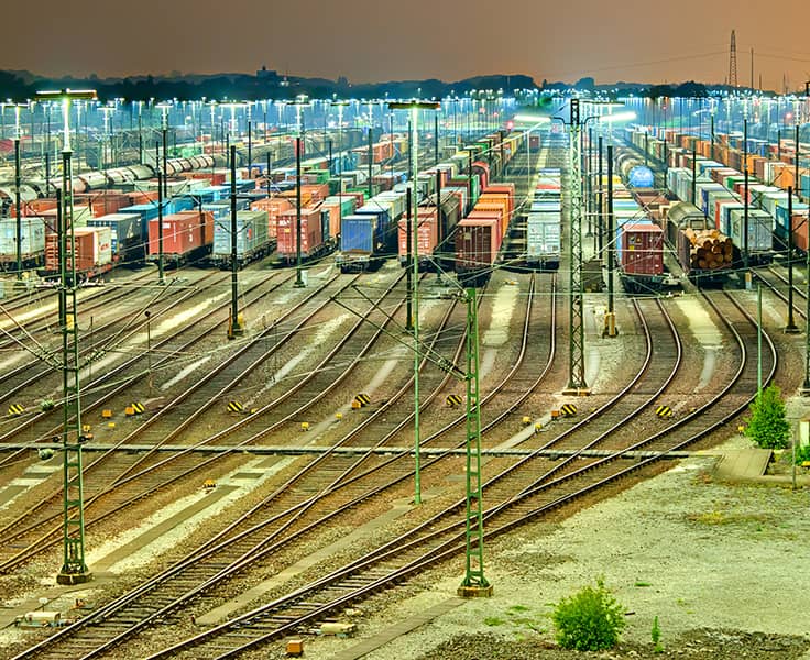 Güterzüge bei Nacht.jpg